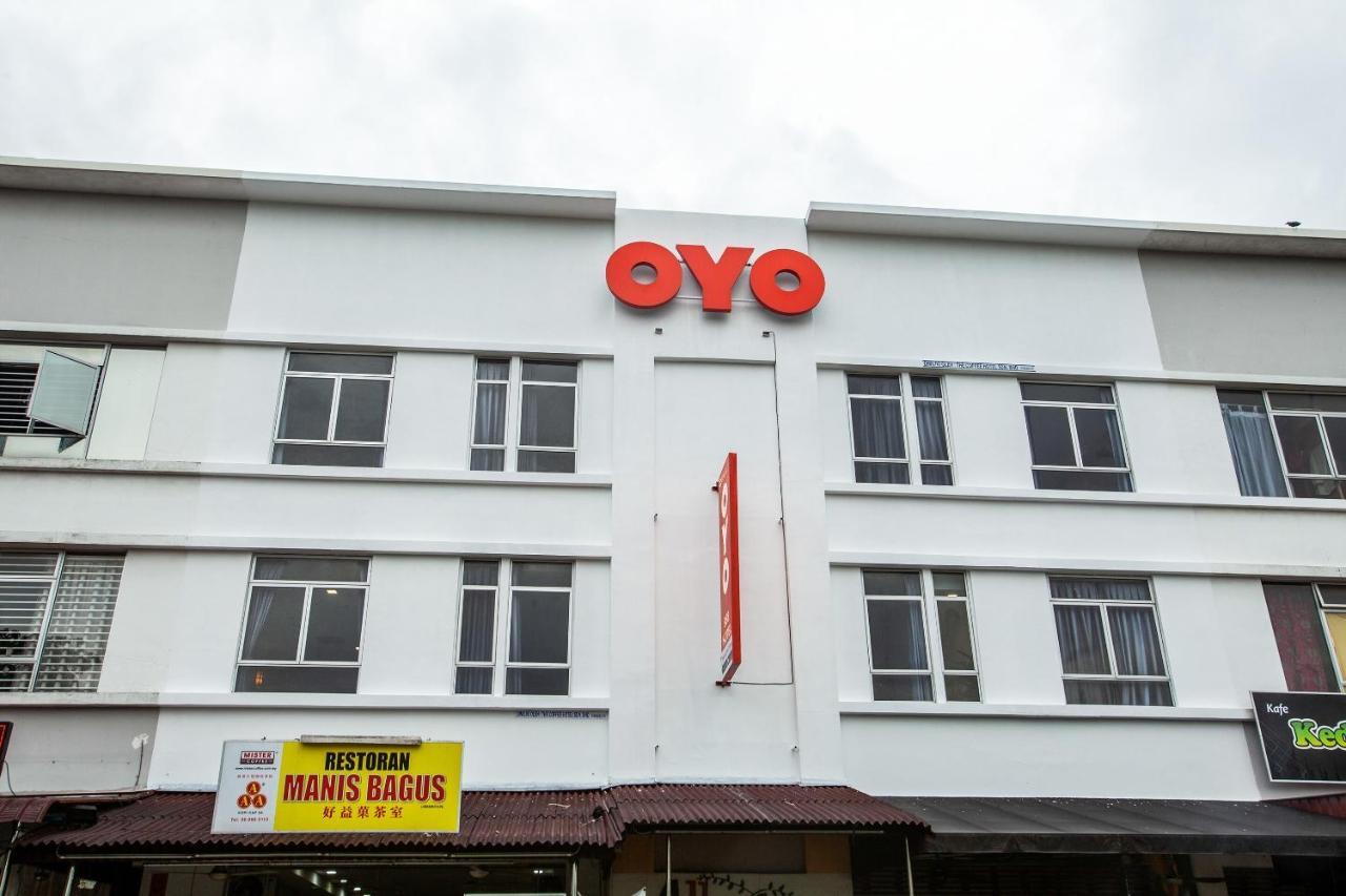Oyo 89631 988 Hotel Johor Bahru Bagian luar foto